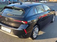 Gebraucht Opel Astra Enjoy 131 PS (96 kW) 2023 Lackierung schwarz Kleinwagen