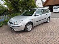 Begagnad Ford Focus 101 HK (74 kW) 2003 Silver Sedan
