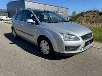 Używany Ford Focus 101 KM (74 kW) 2006 Srebrny Sedan/Limuzyna