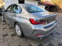 Gebraucht BMW 320 190 PS (139 kW) 2023 Grau Limousine