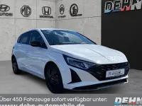 Neu Hyundai i20 Blackline 90 PS (66 kW) 2026 Weiß Kleinwagen