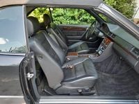 Gebraucht Mercedes E300 Sportline 220 PS (161 kW) 1993 Schwarz Cabrio