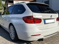 Gebraucht BMW 330 Sport Line 258 PS (189 kW) 2012 Weiß Kombi