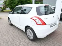Gebraucht Suzuki Swift Basic 94 PS (69 kW) 2016 Weiss uni Kleinwagen