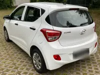 Gebraucht Hyundai i10 67 PS (49 kW) 2016 Weiß Kleinwagen