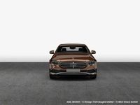 Gebraucht Mercedes E300 AMG 313 PS (230 kW) 2025 Samtbraun metallic Limousine