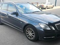Gebraucht Mercedes E220 Avantgarde 170 PS (125 kW) 2011 Grau Kombi
