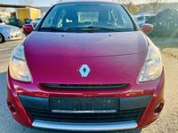 Gebraucht Renault Clio II Dynamique 75 PS (55 kW) 2011 Rot dyna Kleinwagen