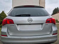 Second-hand Opel Astra 165 CP (121 kW) 2014 Argintiu Break