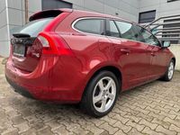 gebraucht Volvo V60 DRIVe MOMENTUM AHK/BIXENON/NAVI/PDC/TOT/ACC