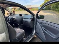Gebraucht Toyota Yaris 69 PS (50 kW) 2001 Grau Limousine