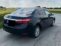 Gebraucht Toyota Corolla Executive 132 PS (97 kW) 2015 Blau Limousine