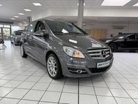 Gebraucht Mercedes B200 136 PS (100 kW) 2011 Grau Van / Kleinbus