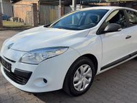 Gebraucht Renault Mégane GrandTour 106 PS (77 kW) 2012 Weiß Kombi