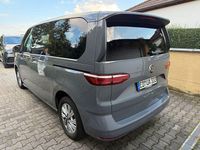 Gebraucht VW Multivan 136 PS (100 kW) 2023 Grau Van