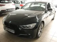 Gebraucht BMW 320 Sport Line 184 PS (135 kW) 2012 Schwarz Limousine