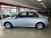 Gebraucht Kia Cerato 143 PS (105 kW) 2004 Silber Limousine