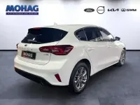 Gebraucht Ford Focus Titanium 125 PS (91 kW) 2022 Weiss Limousine