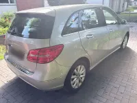 Gebraucht Mercedes B180 122 PS (89 kW) 2014 Silber Kleinwagen