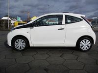 Gebraucht Toyota Aygo 69 PS (50 kW) 2017 Weiß Kleinwagen