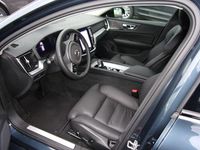 Gebraucht Volvo V60 Plus 197 PS (144 kW) 2024 Blau Kombi