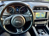 Gebraucht Jaguar F-Pace Prestige 179 PS (131 kW) 2017 Schwarz SUV