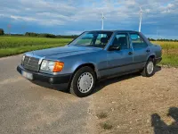 Gebraucht Mercedes 300 109 PS (80 kW) 1987 Blau Limousine