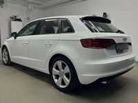 Gebraucht Audi A3 Sport 150 PS (110 kW) 2015 Weiß Limousine