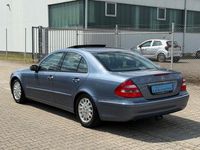 Gebraucht Mercedes E240 177 PS (130 kW) 2002 Blau Limousine