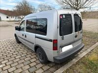 Gebraucht Opel Combo 90 PS (66 kW) 2005 Silber Van / Kleinbus