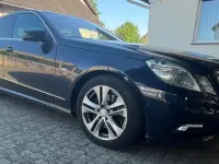 Gebraucht Mercedes E300 204 PS (150 kW) 2010 Blau Limousine
