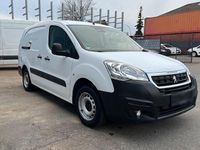 Gebraucht Peugeot Partner 99 PS (72 kW) 2017 Weiß Van / Kleinbus