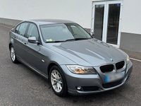 Gebraucht BMW 318 143 PS (105 kW) 2011 Grau Limousine