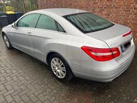 Gebraucht Mercedes E250 Elegance 204 PS (150 kW) 2009 Silber Coupé