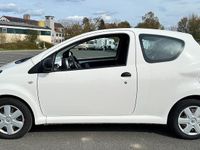 Gebraucht Toyota Aygo 68 PS (50 kW) 2009 Weiß Kleinwagen