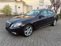 Gebraucht Mercedes E300 204 PS (150 kW) 2010 Braun Limousine