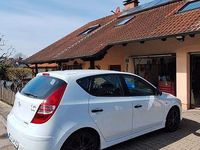 Gebraucht Hyundai i30 90 PS (66 kW) 2010 Weiß Limousine