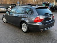 Gebraucht BMW 320 177 PS (130 kW) 2007 Grau Kombi