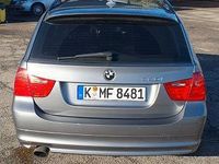 Gebraucht BMW 320 170 PS (125 kW) 2009 Grau Kombi