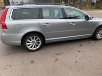 Gebraucht Volvo V70 136 PS (100 kW) 2014 Silber Kombi