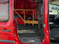 Gebraucht Renault Kangoo Expression 106 PS (77 kW) 2011 Rot Van / Kleinbus