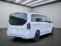 Gebraucht Mercedes V300 237 PS (174 kW) 2024 Weiß Van / Kleinbus
