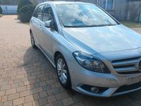 Gebraucht Mercedes B200 156 PS (114 kW) 2013 Silber Van / Kleinbus