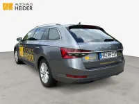 Gebraucht Skoda Superb Style 150 PS (110 kW) 2024 Grau Kombi