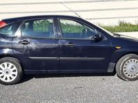 Second-hand Ford Focus 101 CP (74 kW) 2004 Albastru Berlinǎ
