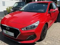 Gebraucht Hyundai i30 99 PS (72 kW) 2018 Rot Limousine