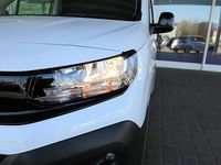 Gebraucht Opel Combo Basis 131 PS (96 kW) 2025 Weiß Kombi