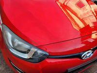 Gebraucht Hyundai i20 85 PS (62 kW) 2013 Rot Kleinwagen