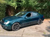 Gebraucht Mercedes E500 306 PS (225 kW) 2002 Grün Limousine