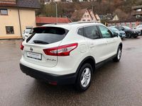 gebraucht Nissan Qashqai 1,6 DIGT-T 6MT 2WD N-CONNECTA PGD EU6